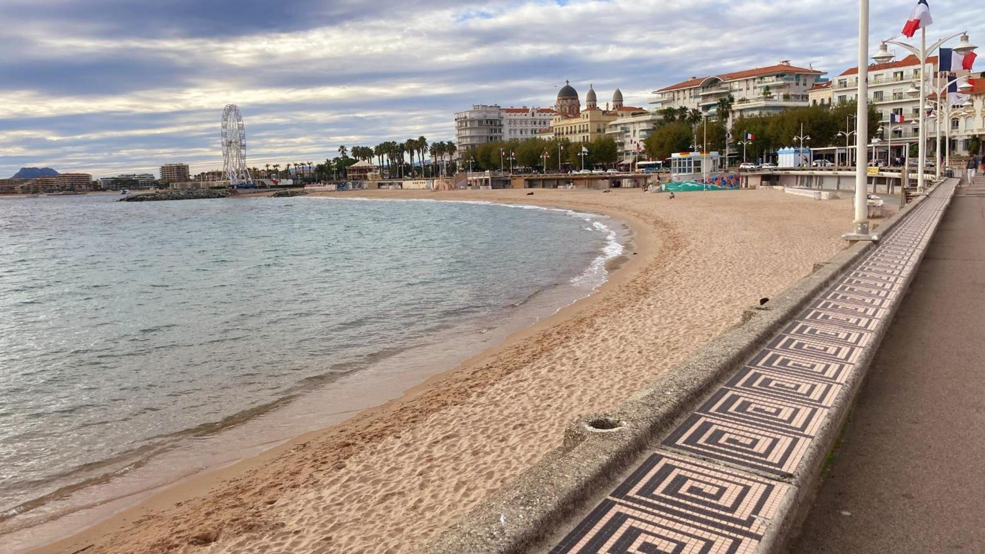 Balcon, Parking, Piscine Et Clim' A 2 Pas Du Port Santa Lucia Lägenhet Saint-Raphaël Exteriör bild